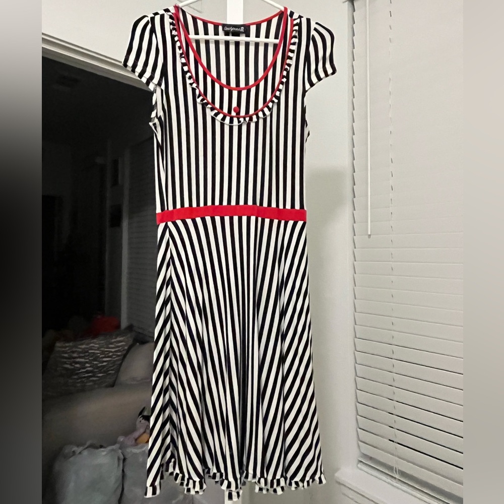 Sourpuss dress size medium